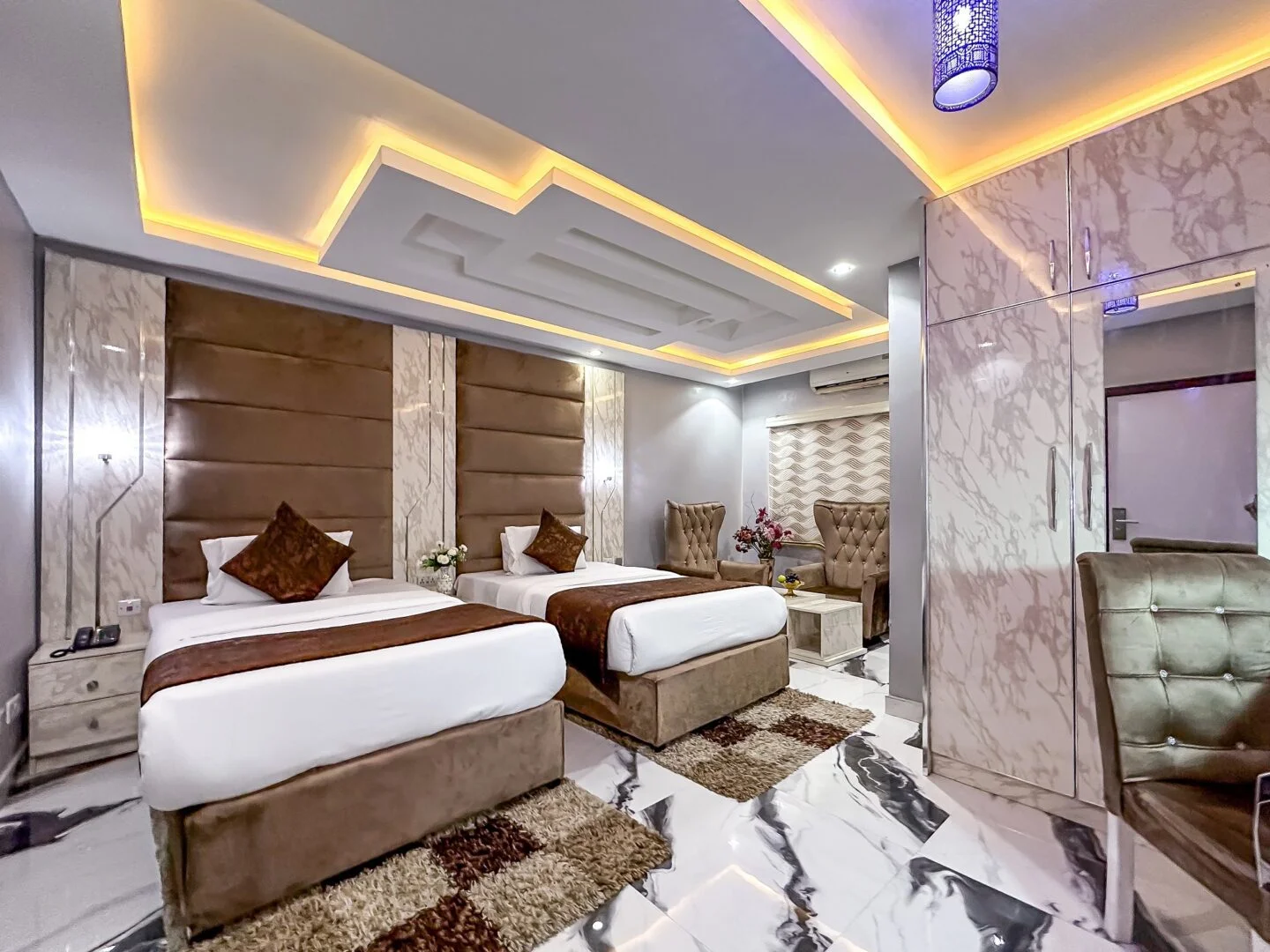 /web/uploads/116/Parkview Astoria Hotel/room-photos/Twin Bed/parkview astoria  twin bed.jpg